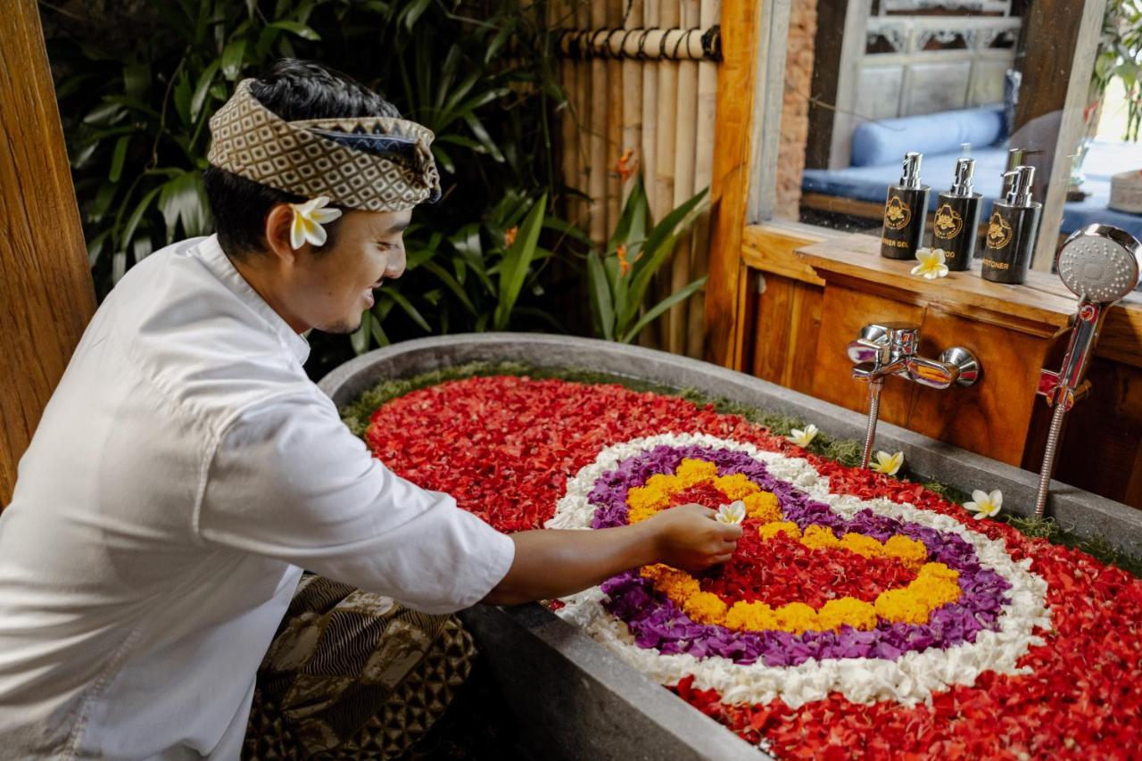 Airsania Ubud Antique Villas Bagian luar foto